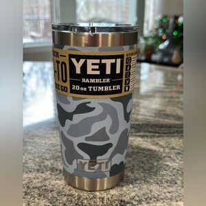 YETI Blue Camo 20 0z Rambler. New! Rare!